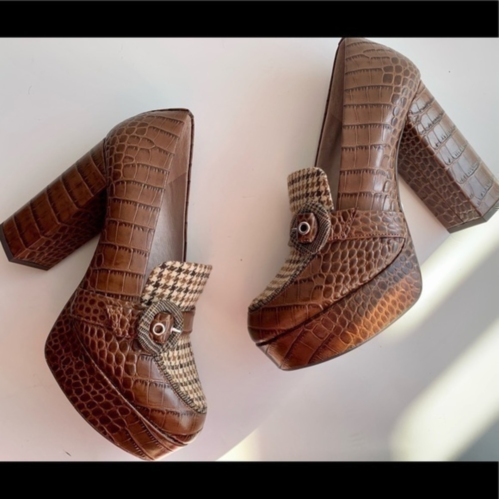 Gianni Bini Eveonne Platform Loafers - Picture 13 of 16